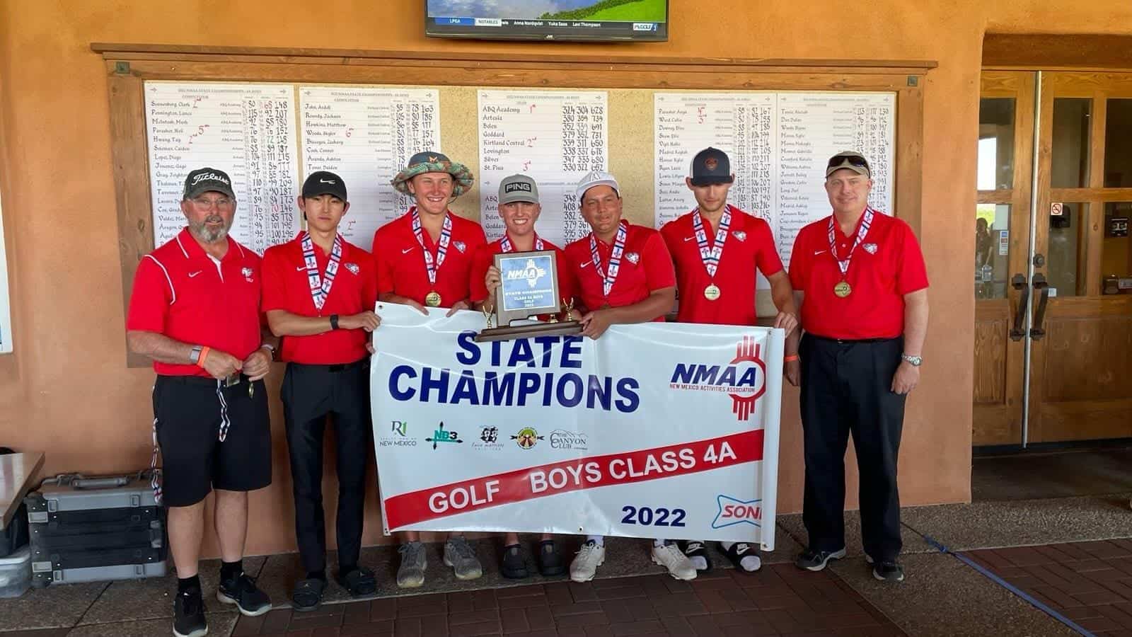 Albuquerque Academy golf team wins state championship in 2022.